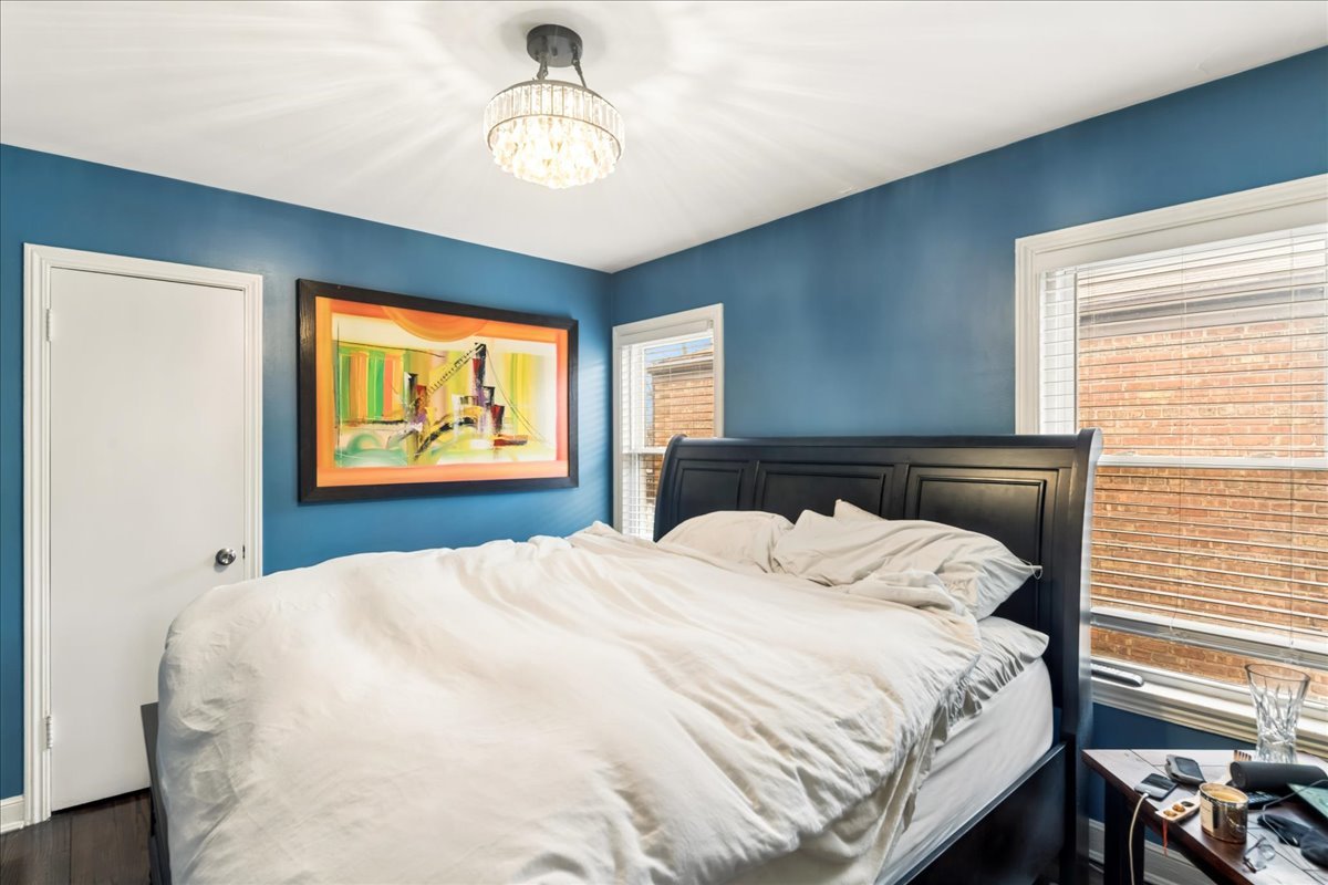 8833 S Dorchester Avenue