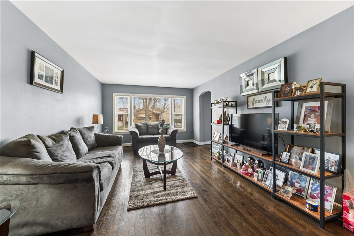 8833 S Dorchester Avenue