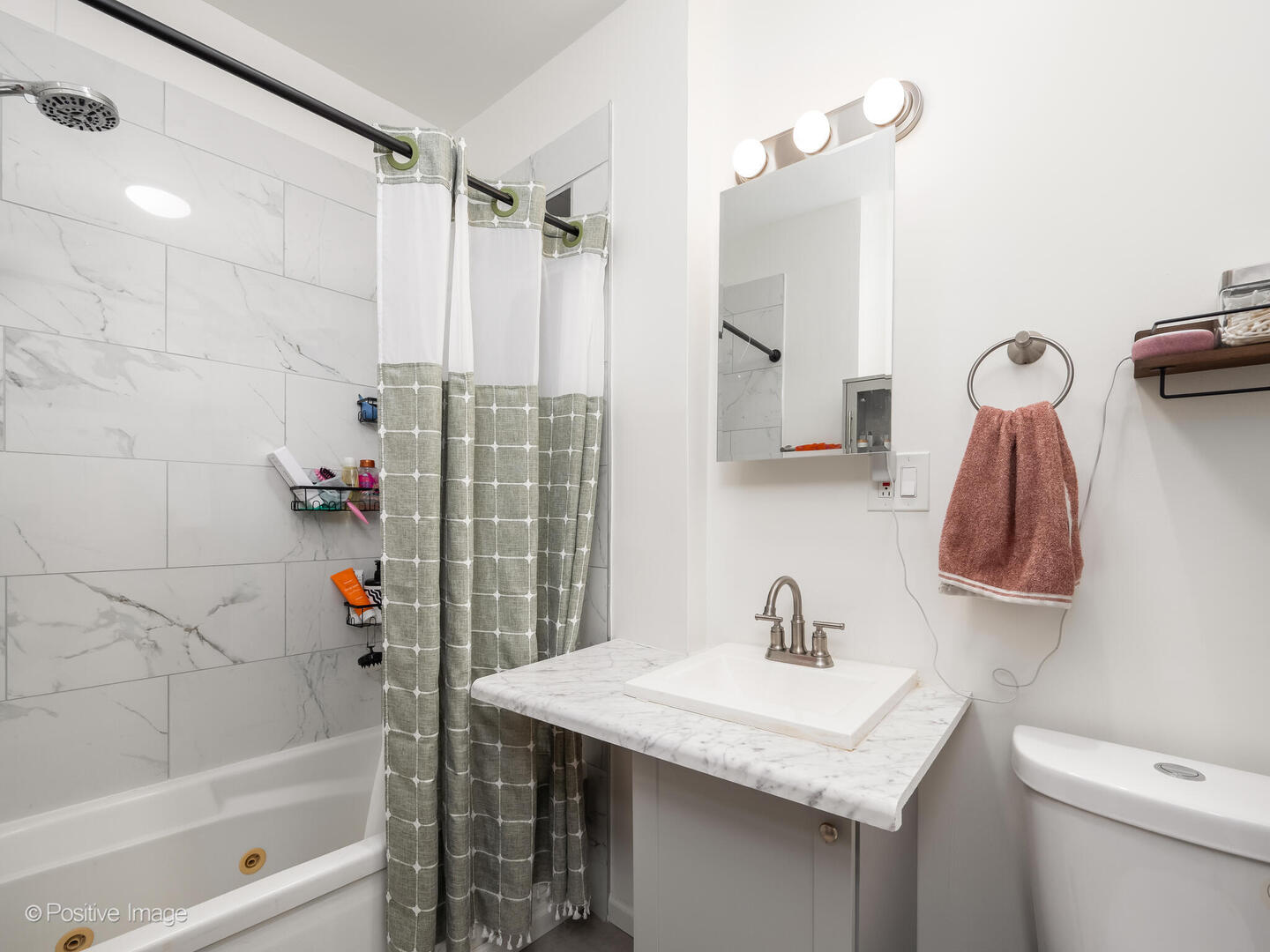 4101 W IOWA Street Unit: 6