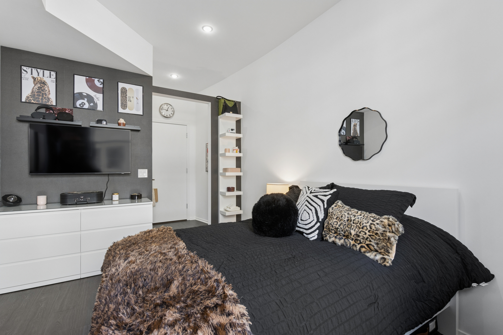 310 S Michigan Avenue Unit: 1609