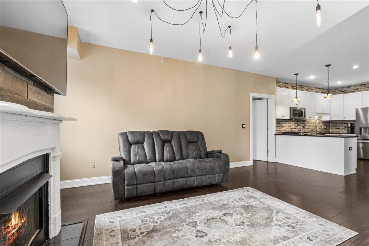 1155 S State Street Unit: 400