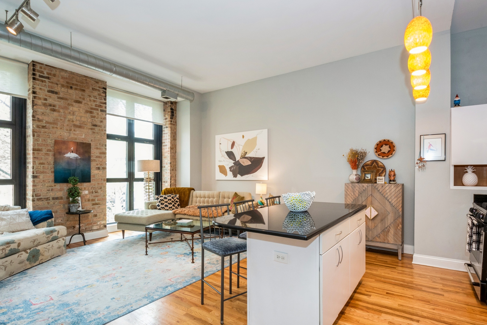1635 W Belmont Avenue Unit: 320
