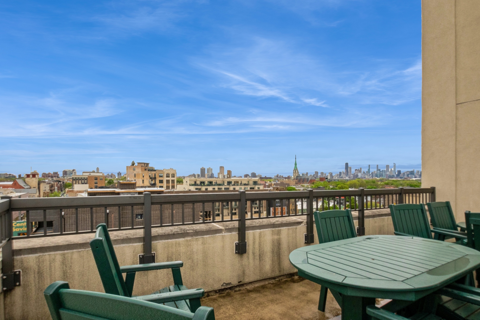 1635 W Belmont Avenue Unit: 320
