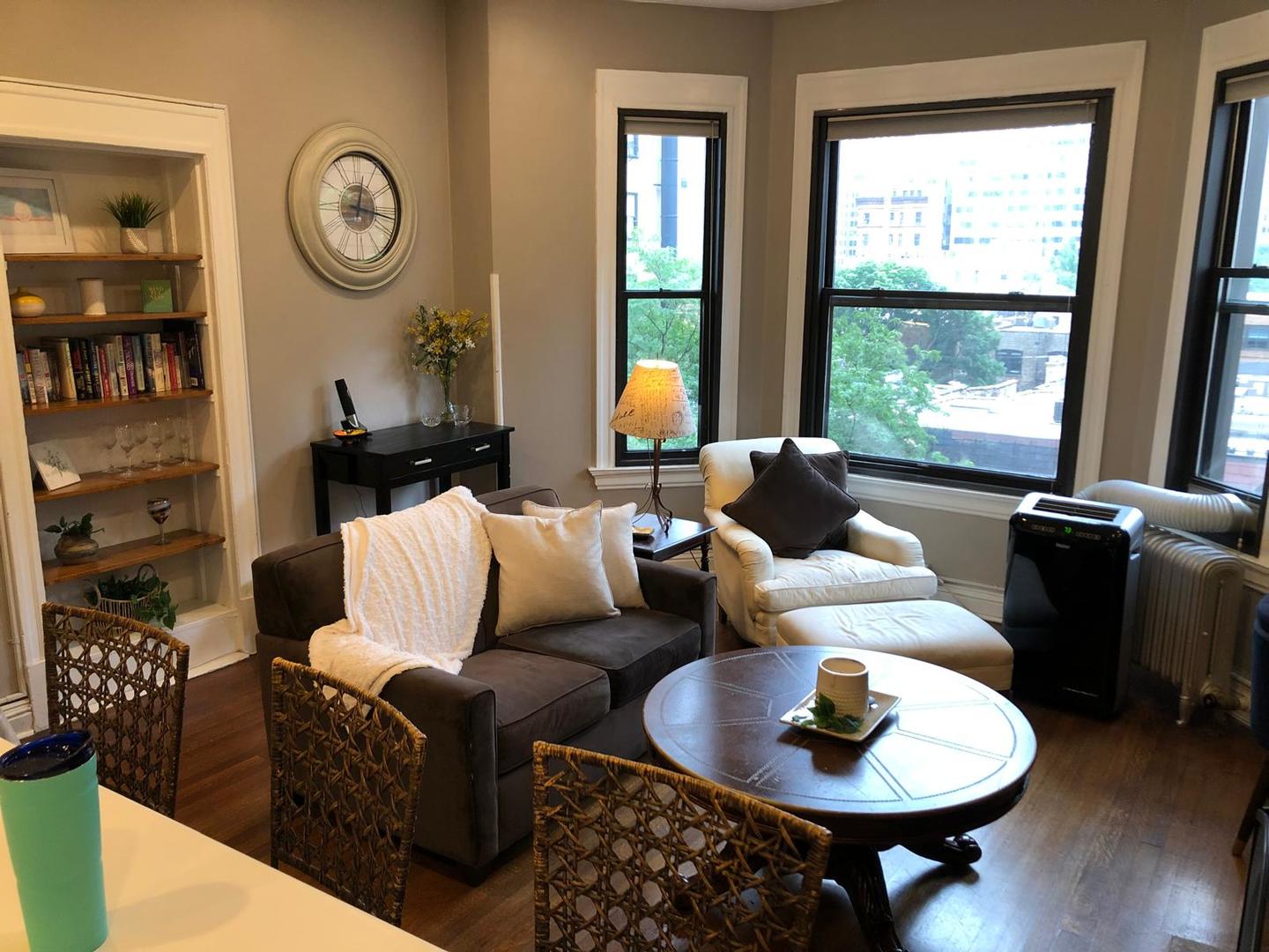 20 E Goethe Street Unit: 502