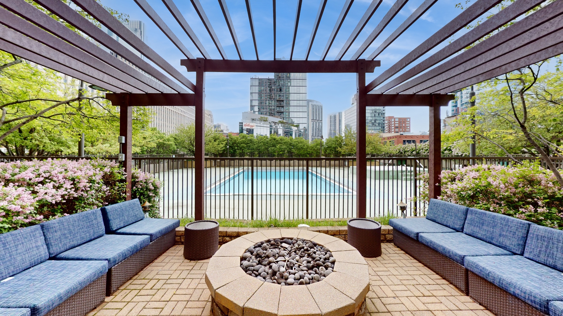 400 N LaSalle Street Unit: 1202