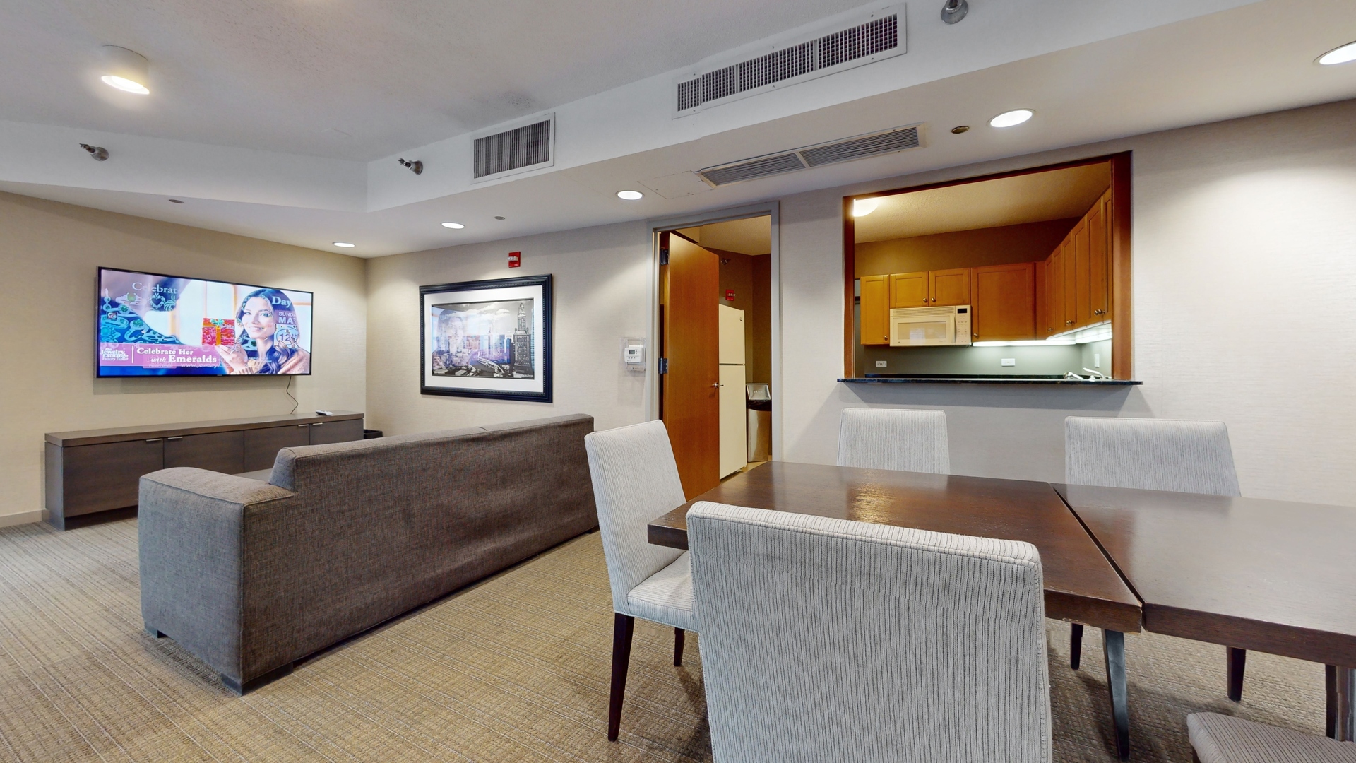 400 N LaSalle Street Unit: 1202