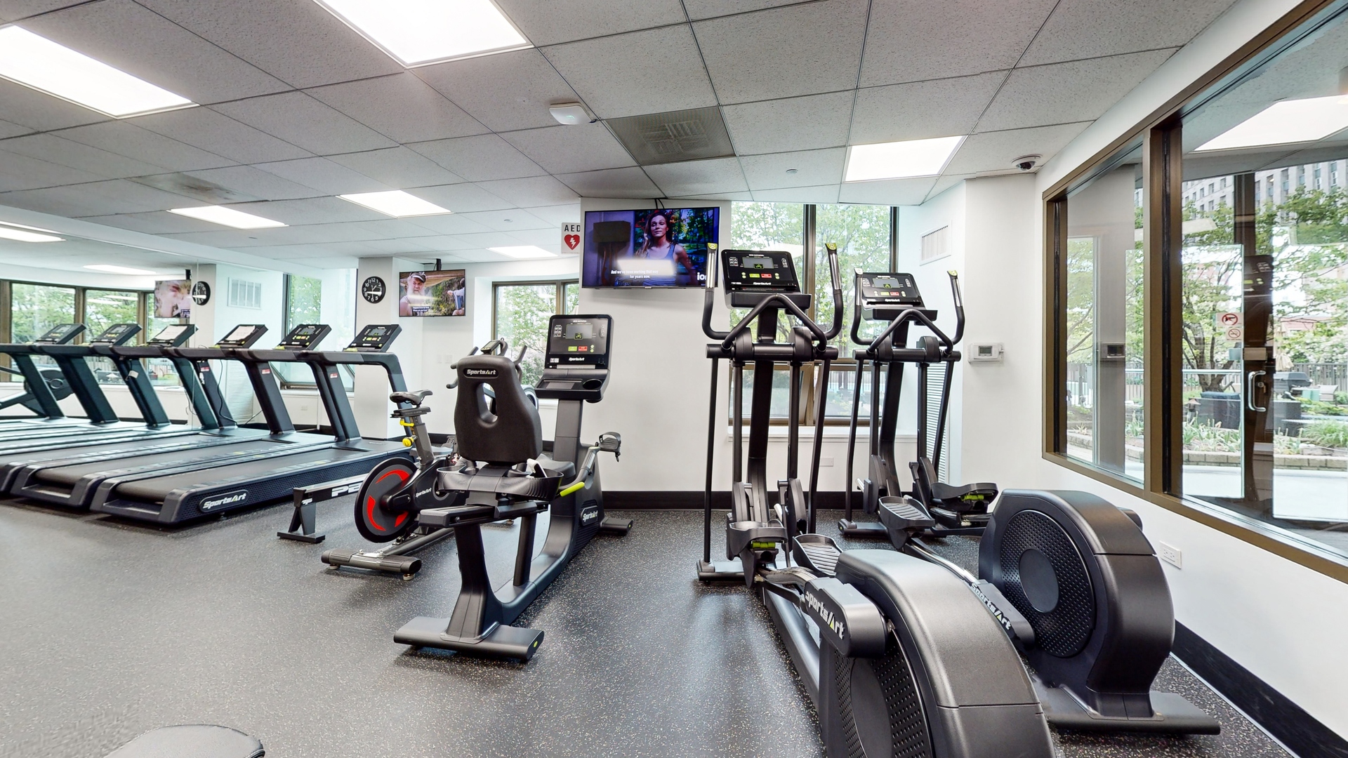 400 N LaSalle Street Unit: 1202