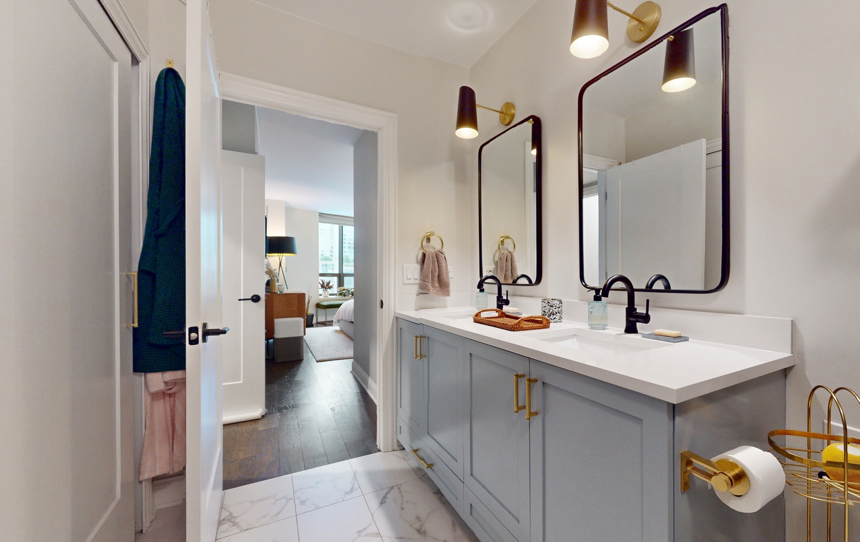 400 N LaSalle Street Unit: 1202