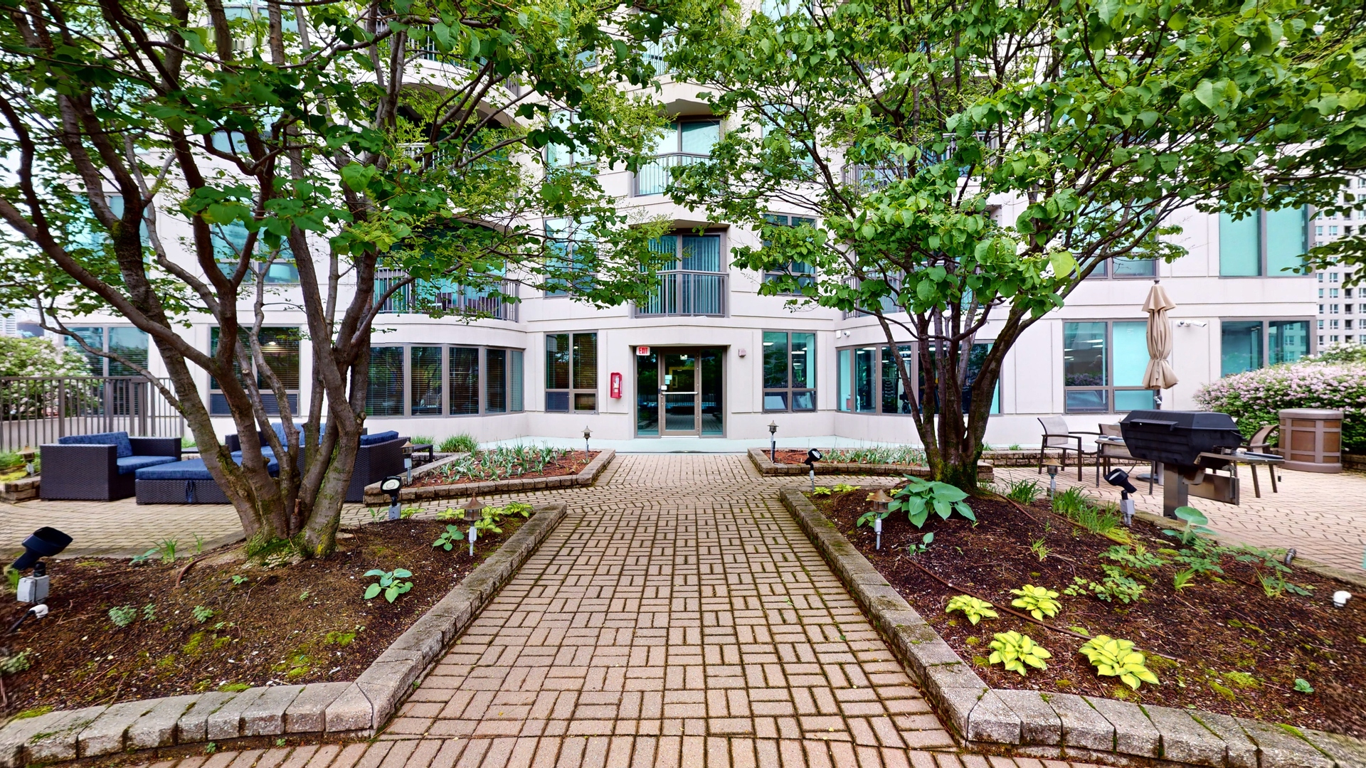 400 N LaSalle Street Unit: 1202