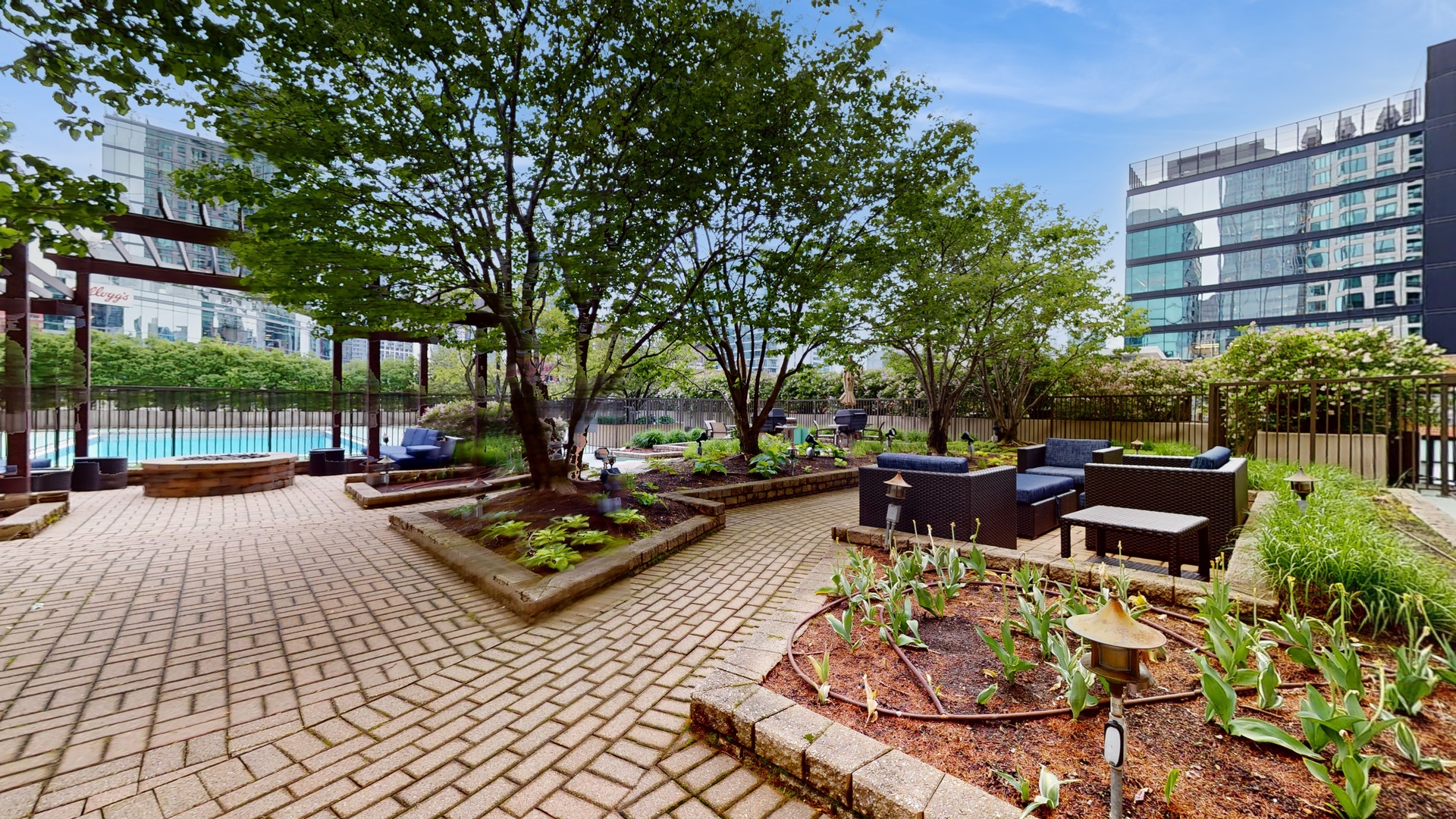 400 N LaSalle Street Unit: 1202