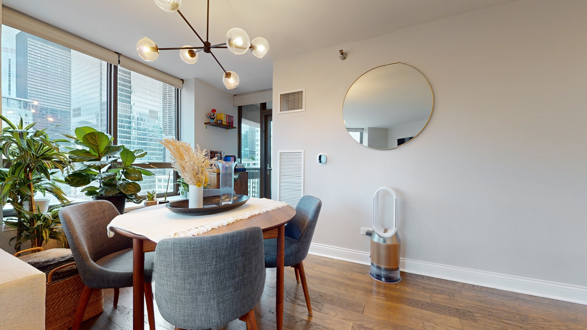 400 N LaSalle Street Unit: 1202