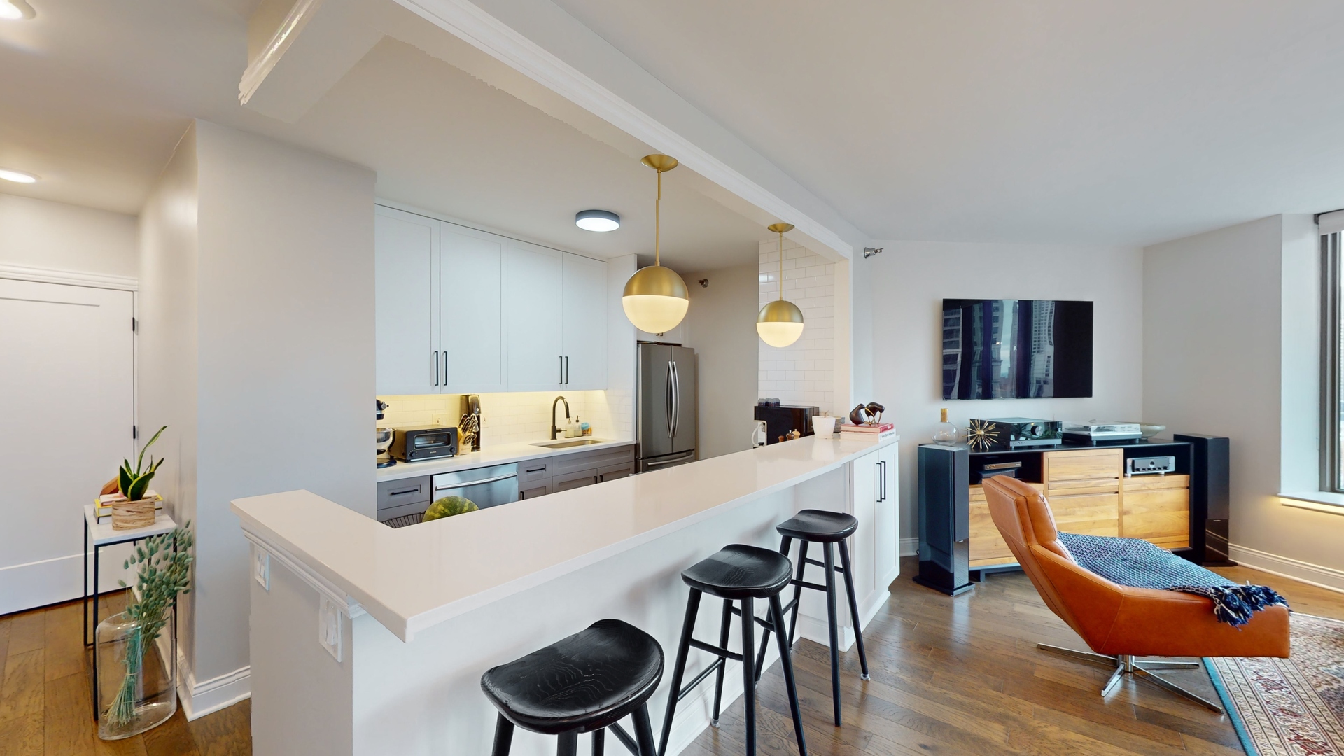400 N LaSalle Street Unit: 1202