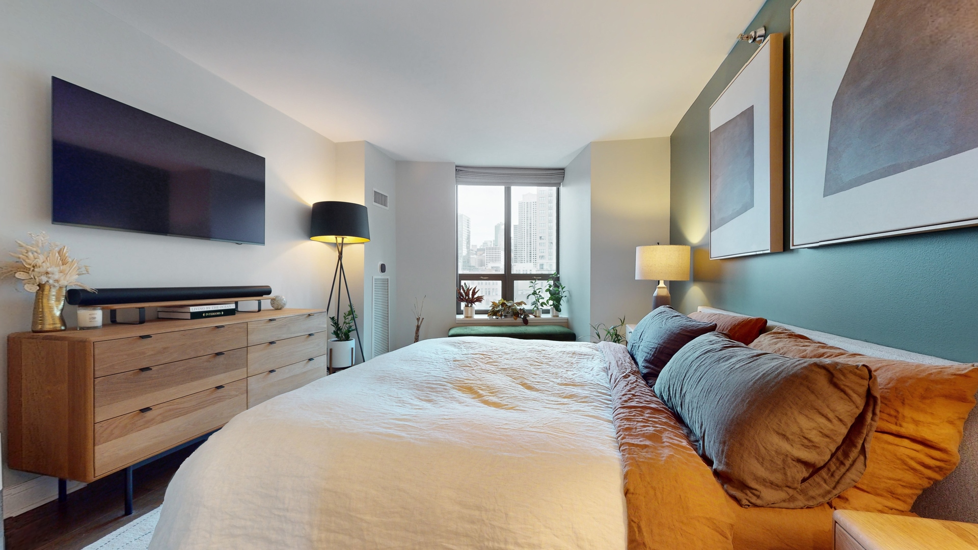 400 N LaSalle Street Unit: 1202
