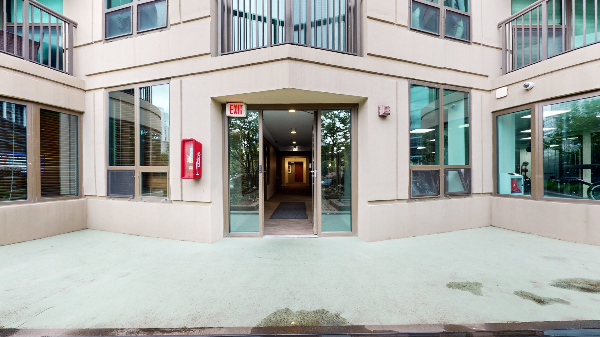 400 N LaSalle Street Unit: 1202