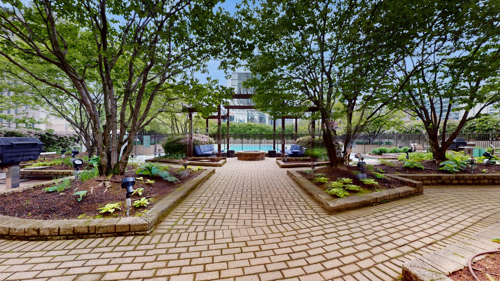 400 N LaSalle Street Unit: 1202
