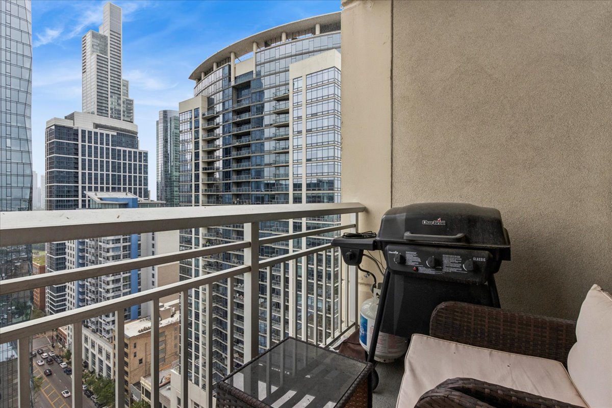 1400 S Michigan Avenue Unit: 2505