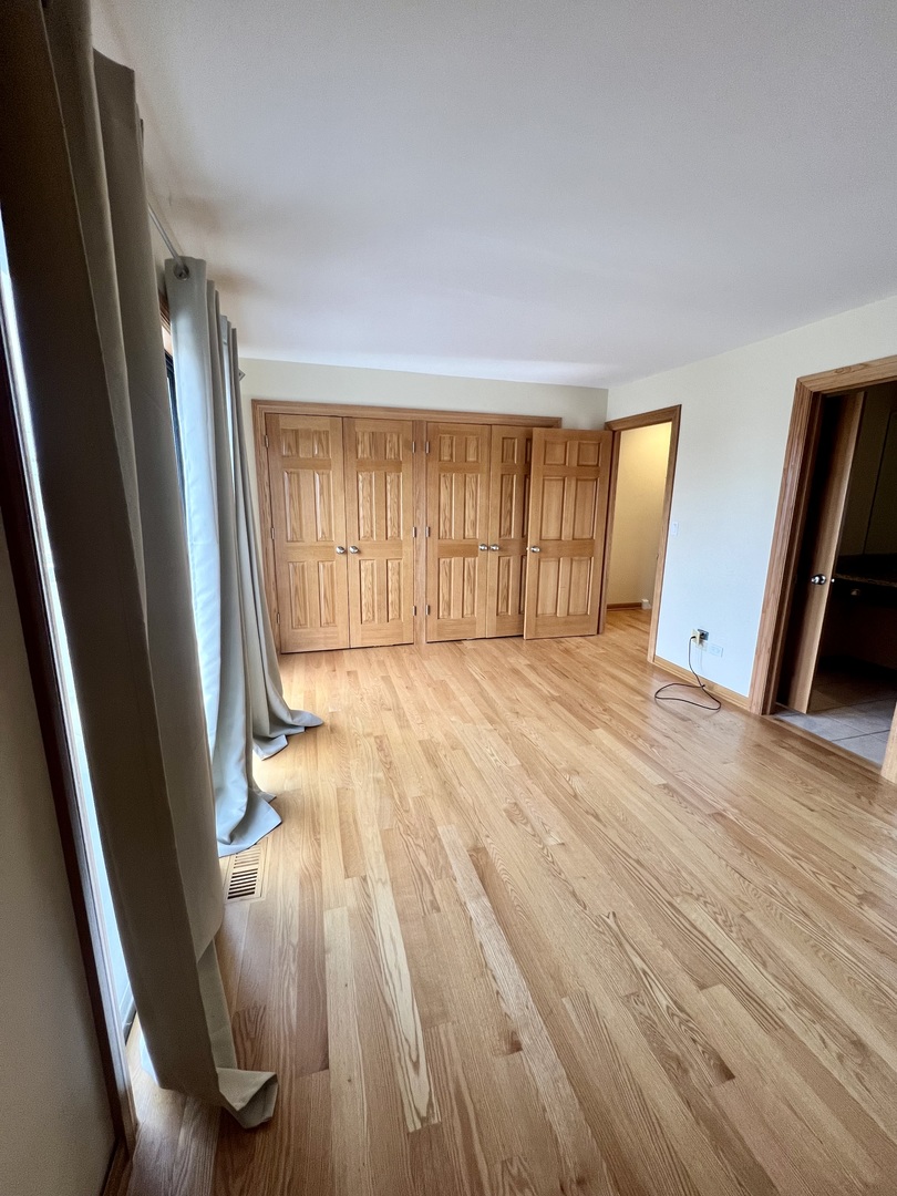 1988 Green Bay Road Unit: 4
