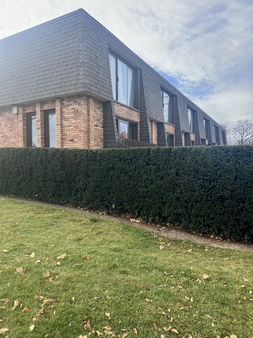 1988 Green Bay Road Unit: 4