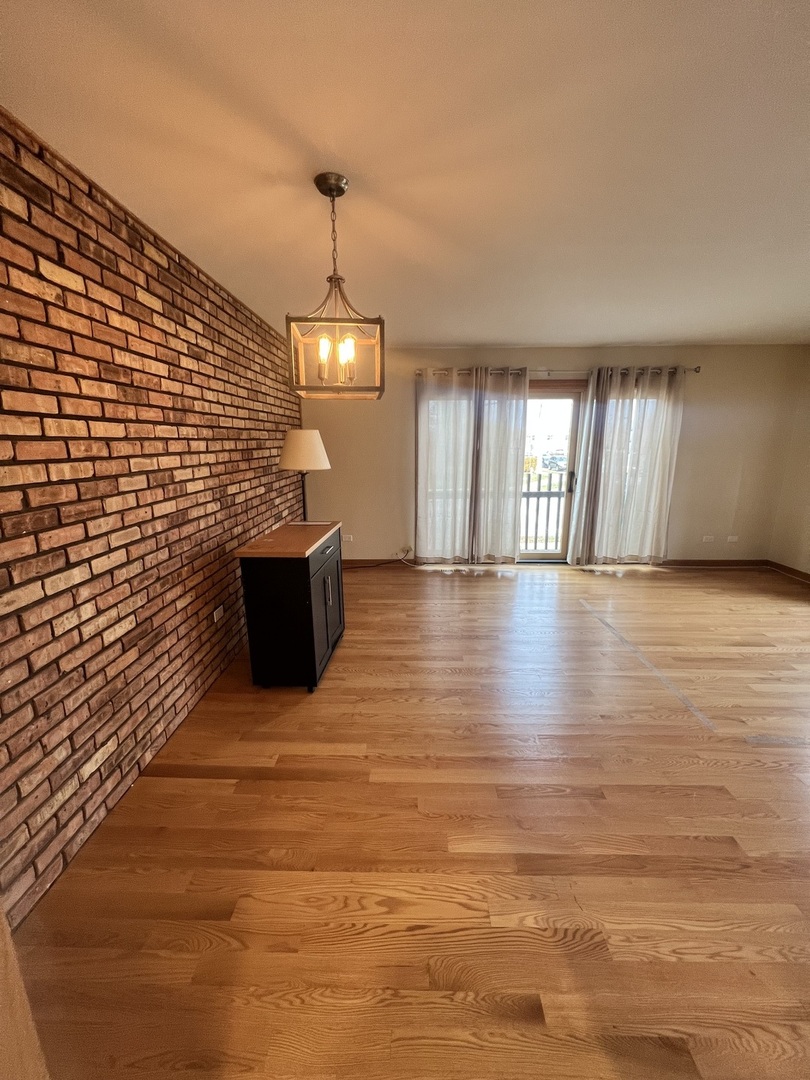 1988 Green Bay Road Unit: 4