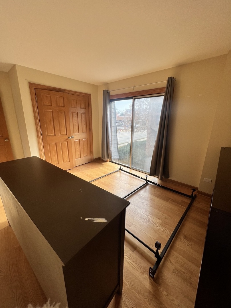 1988 Green Bay Road Unit: 4