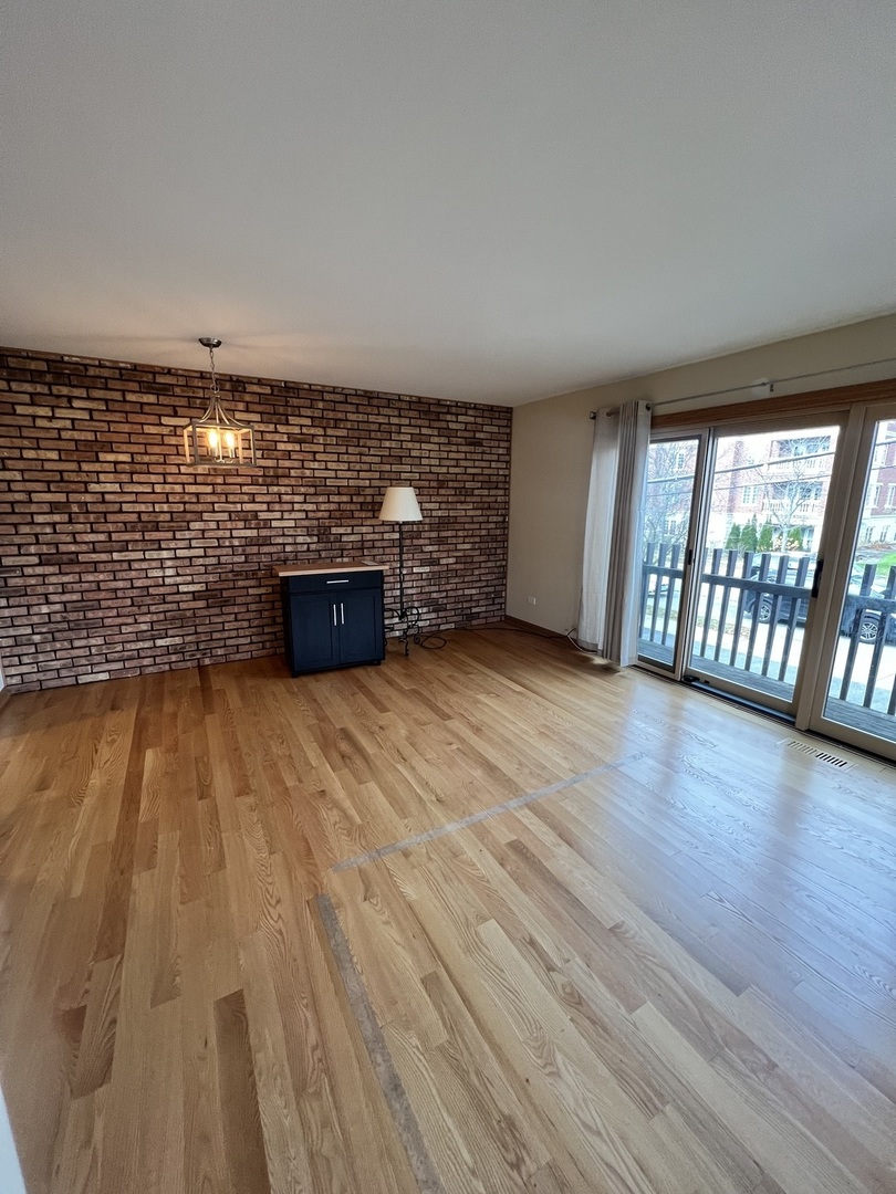 1988 Green Bay Road Unit: 4
