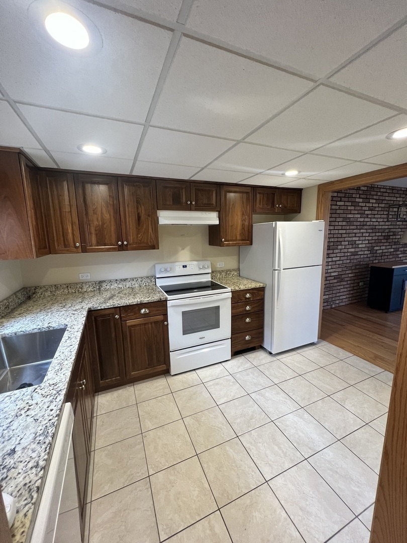 1988 Green Bay Road Unit: 4