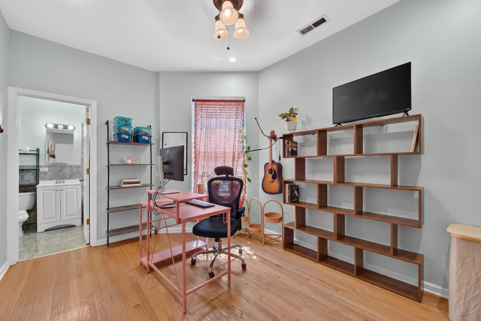 4007 S CALUMET Boulevard Unit: 2S