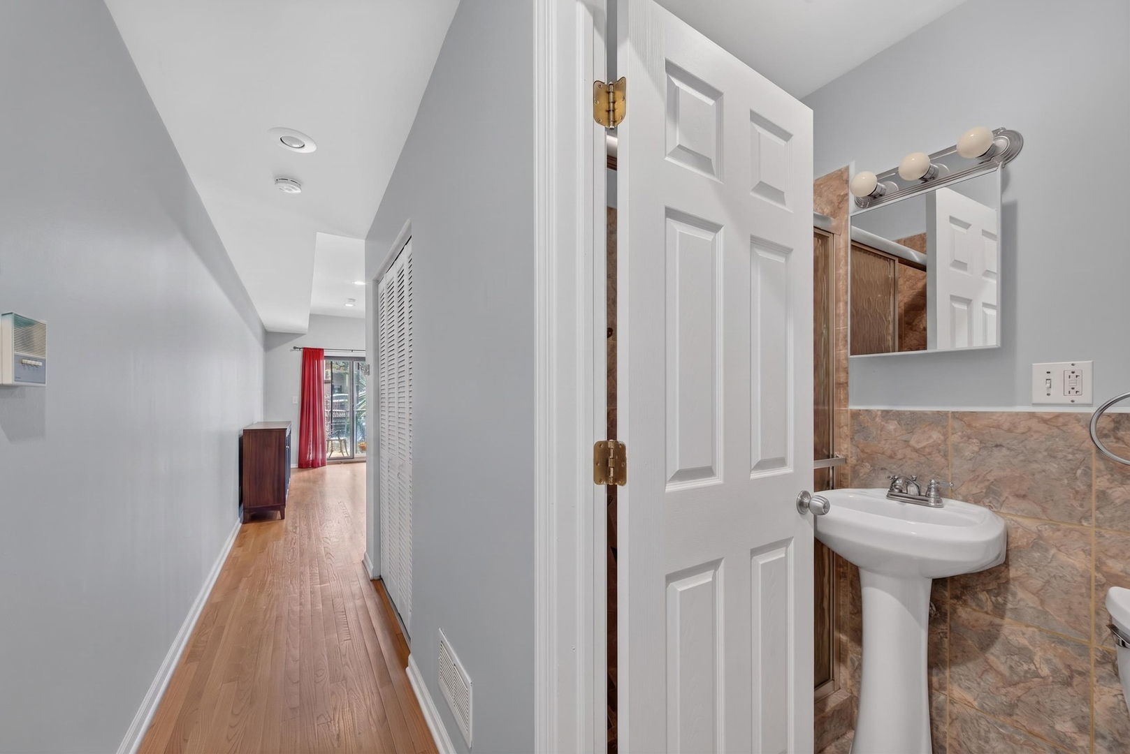 4007 S CALUMET Boulevard Unit: 2S