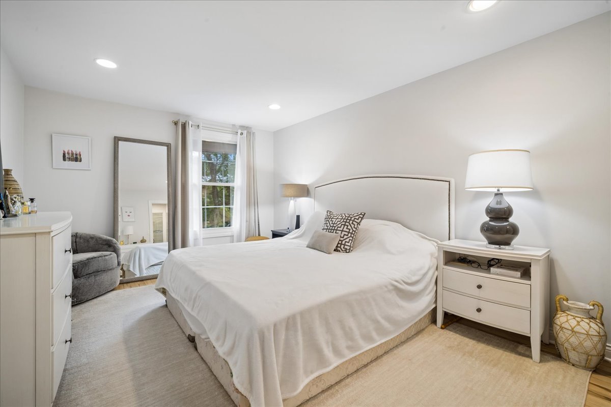 1220 Park Avenue W Unit: 132