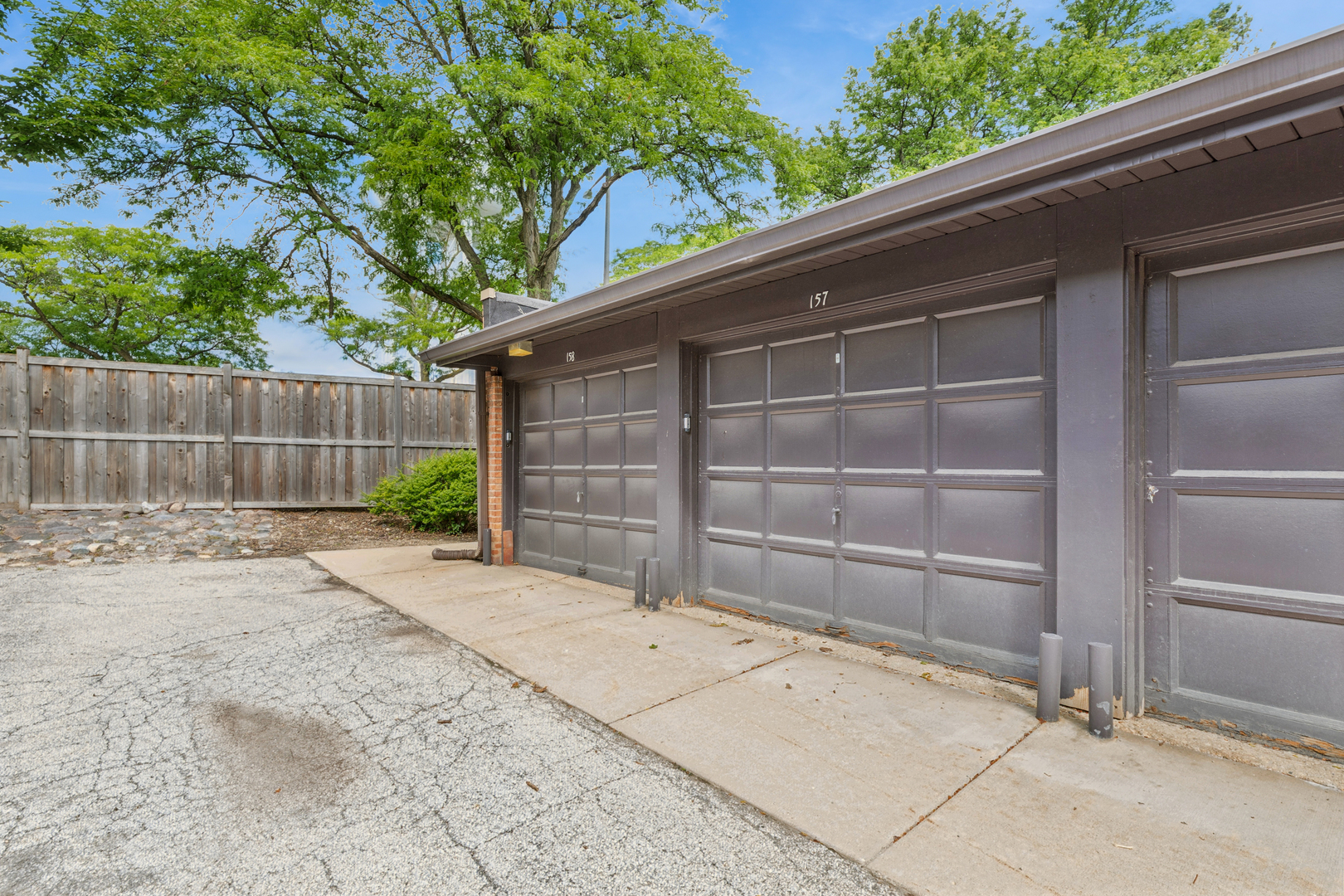 606 Carriage Hill Drive