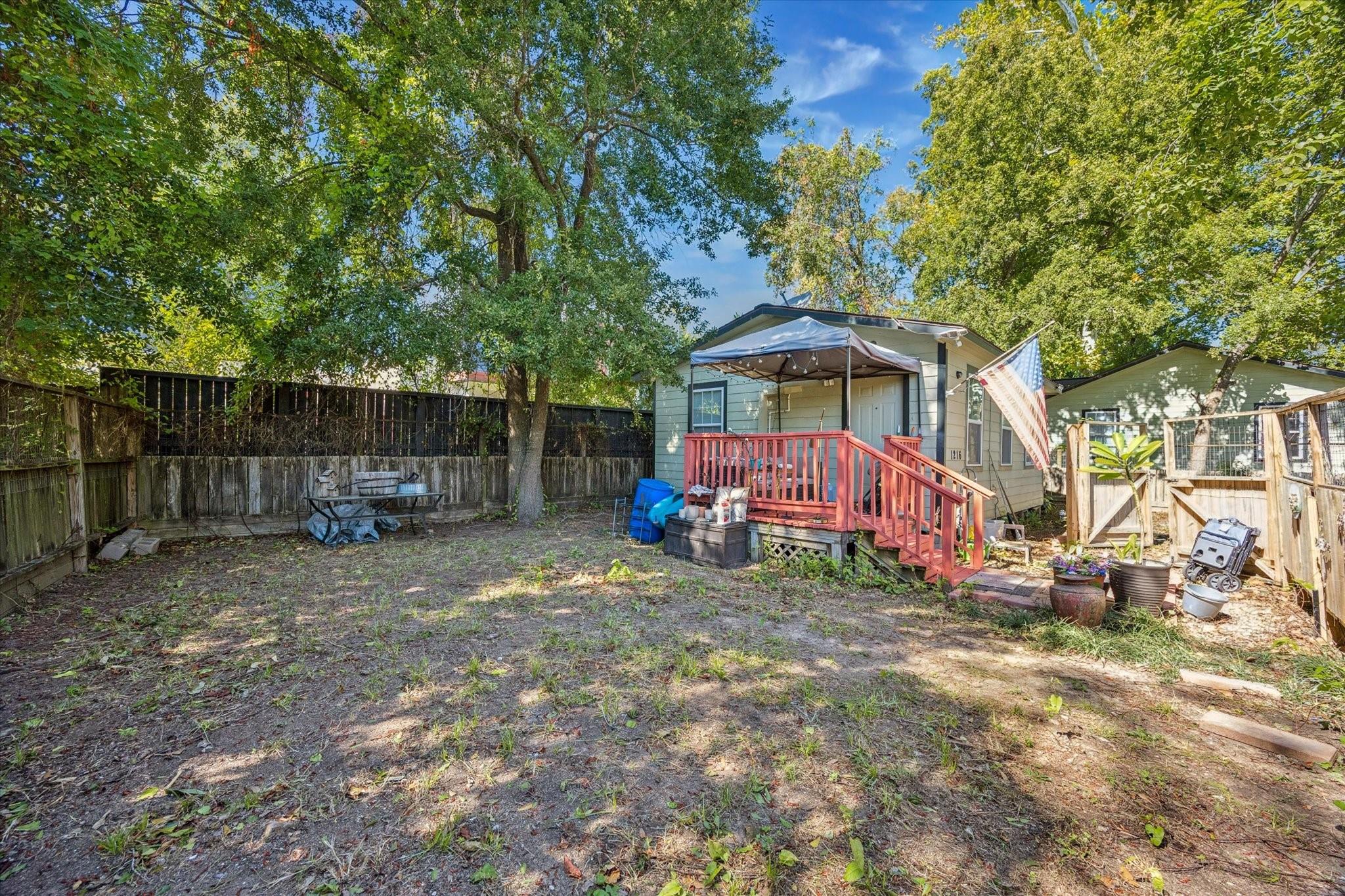 1218 & 1216 Paul Quinn Street