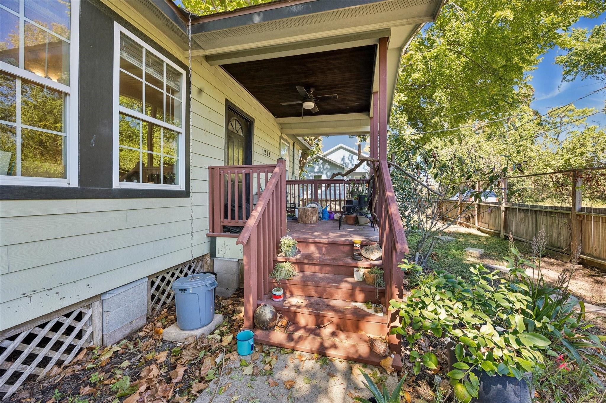 1218 & 1216 Paul Quinn Street