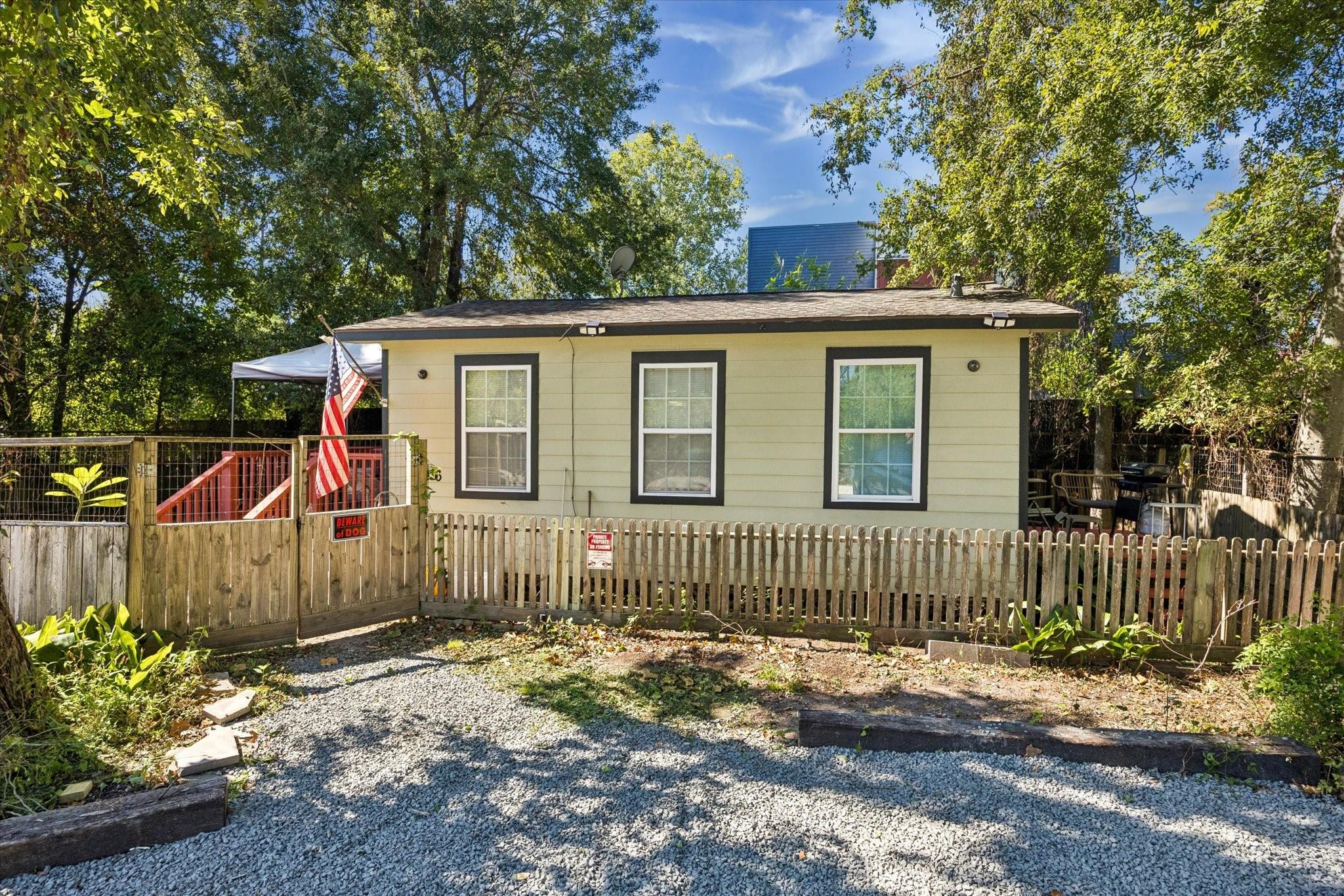 1218 & 1216 Paul Quinn Street