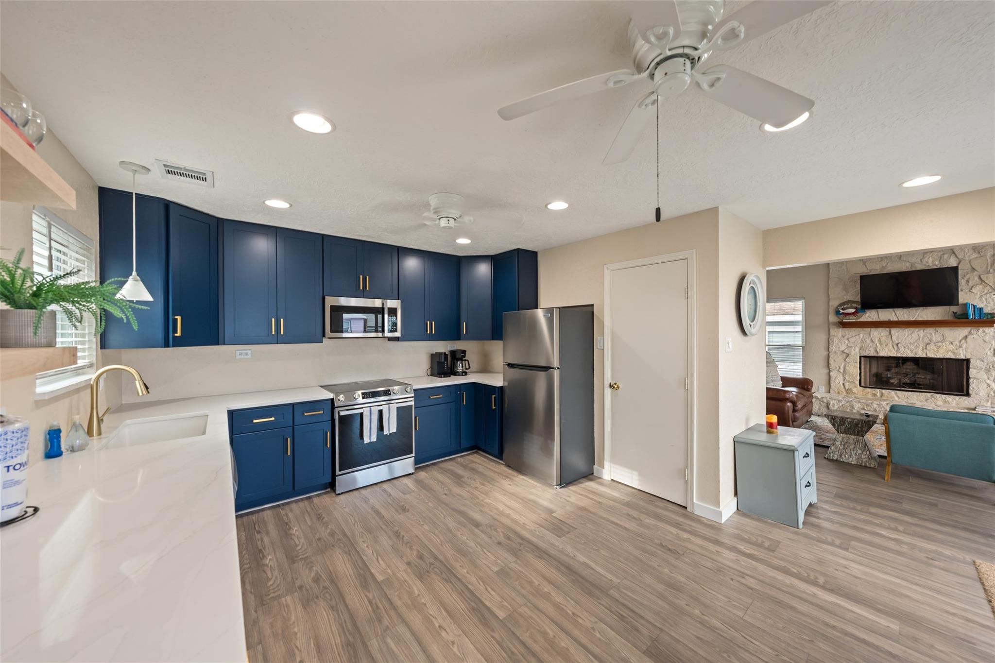 313 Schooner Drive