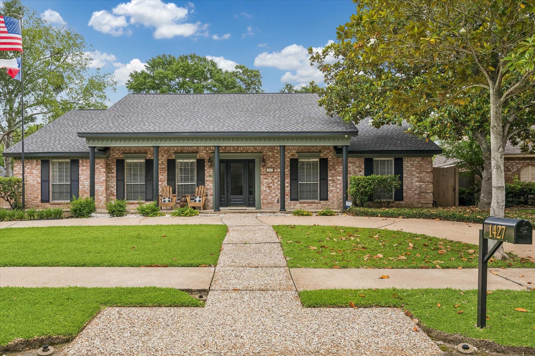 1427 Heathwood Drive