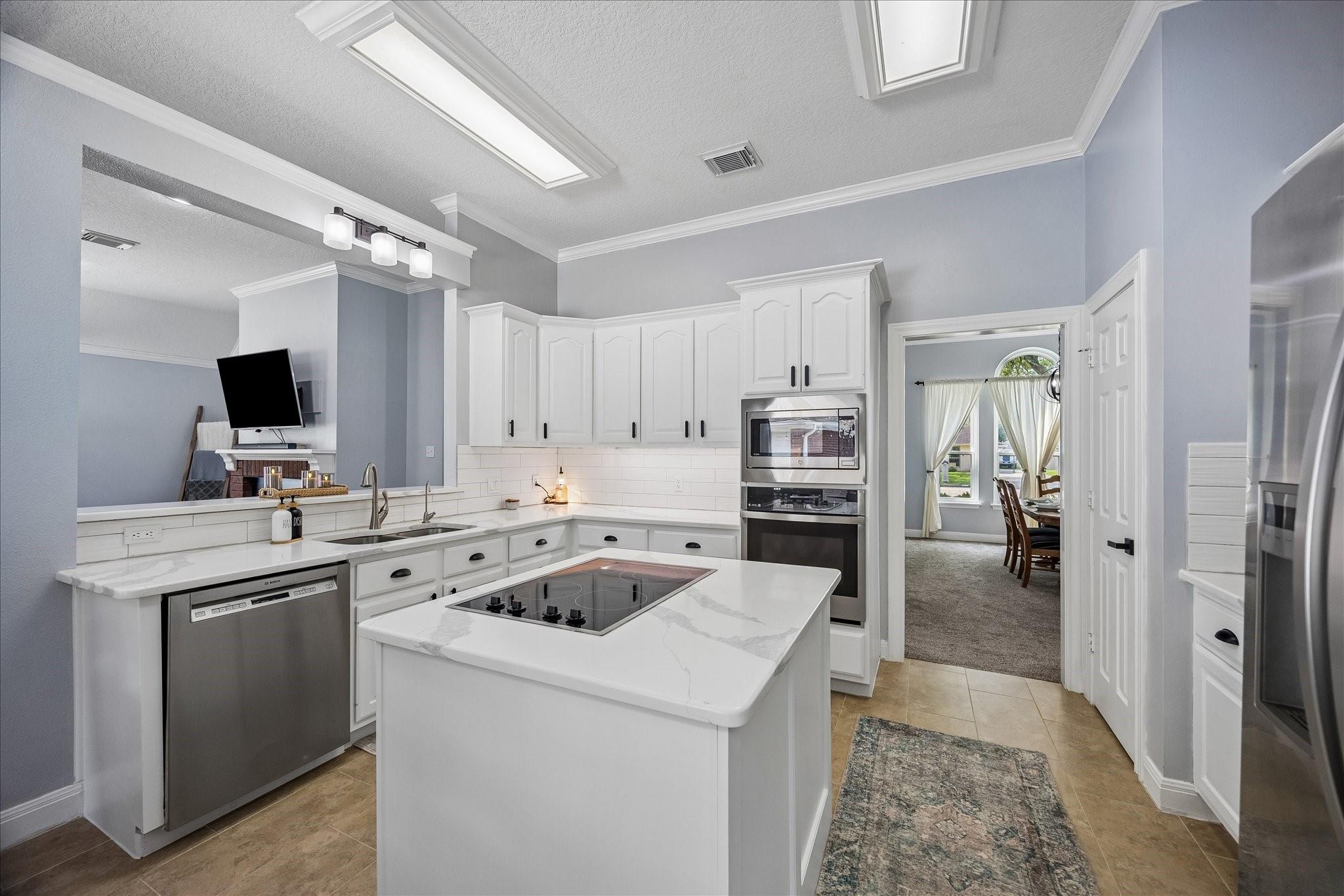 202 W Larkspur Drive