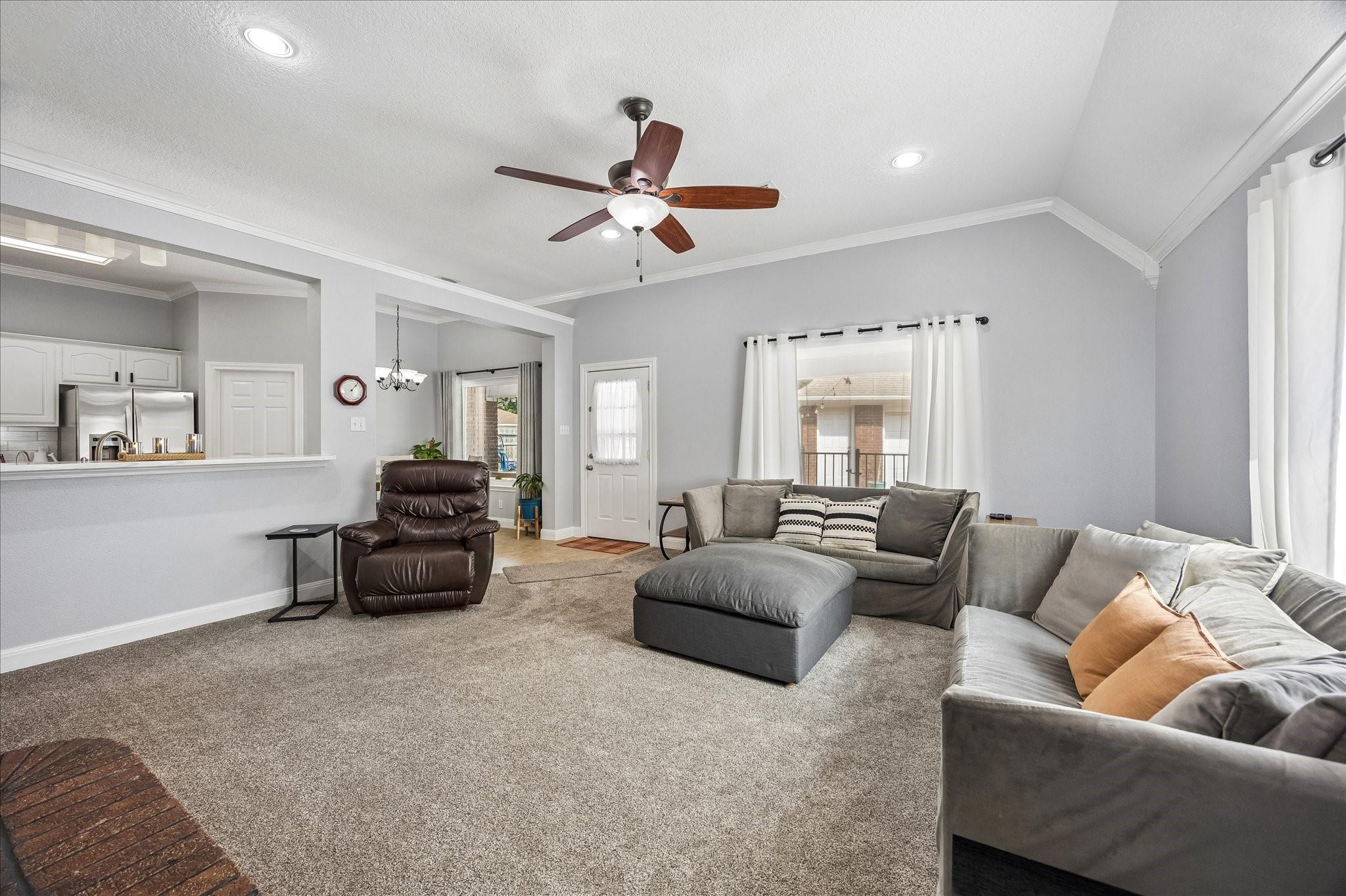 202 W Larkspur Drive
