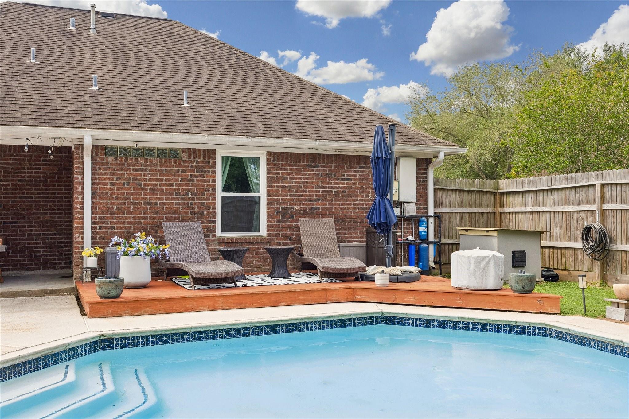 202 W Larkspur Drive