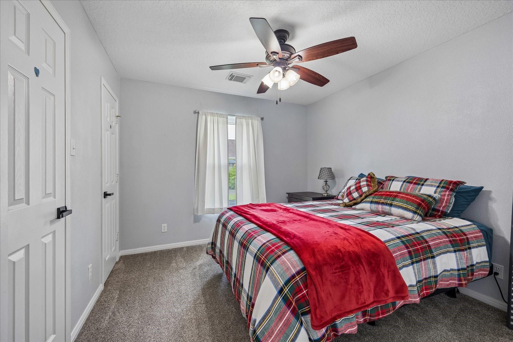 202 W Larkspur Drive