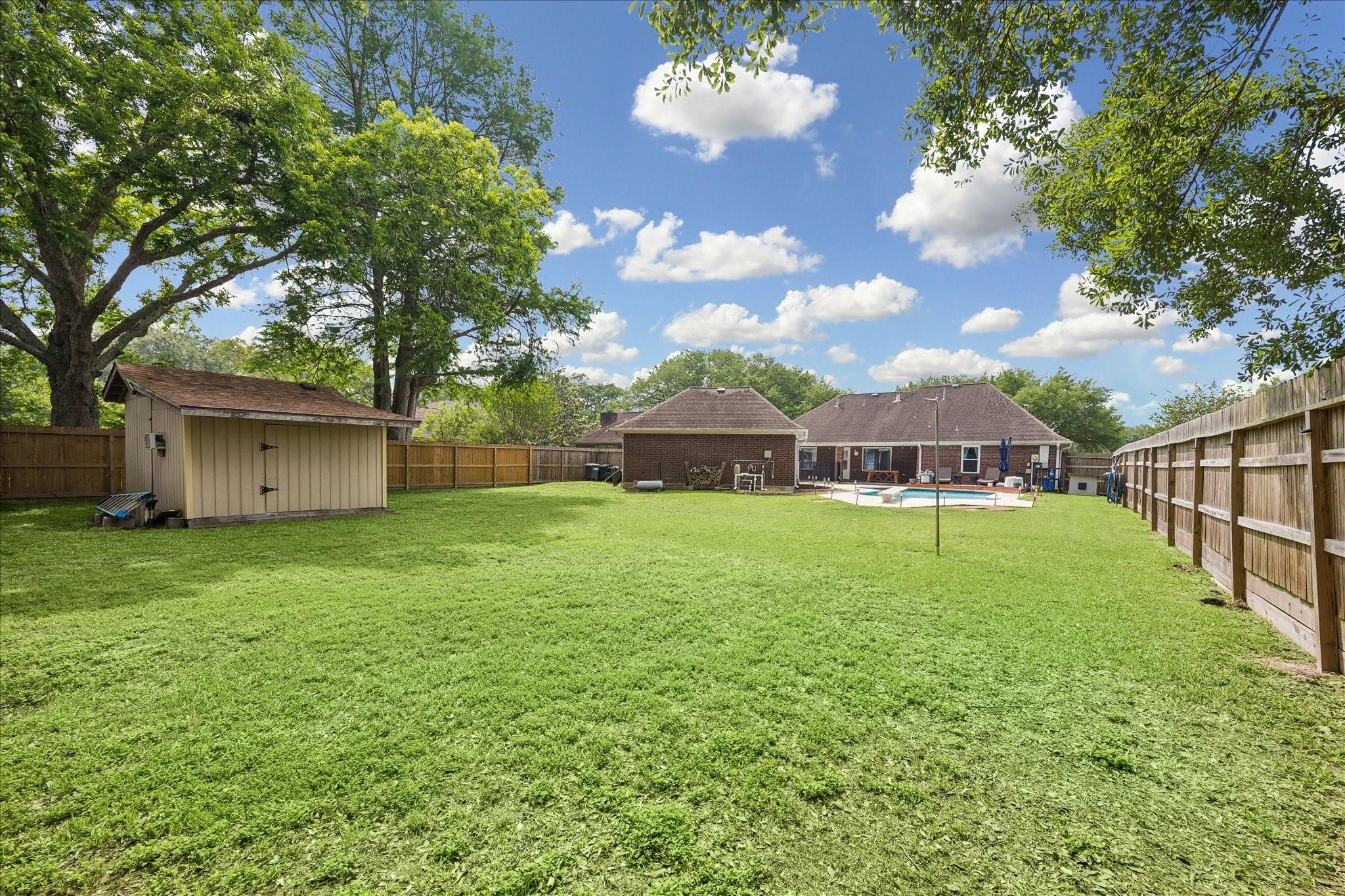 202 W Larkspur Drive