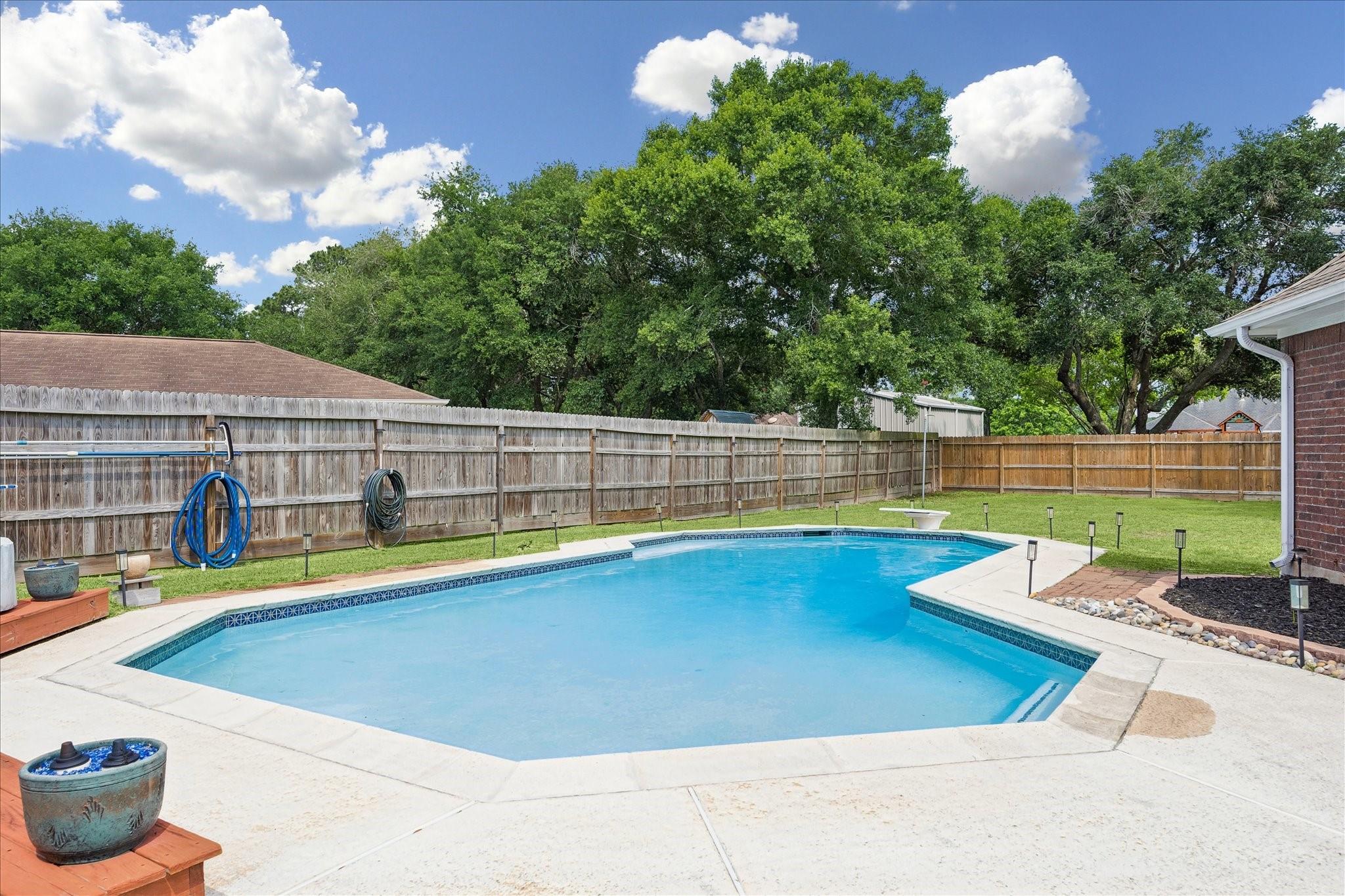 202 W Larkspur Drive