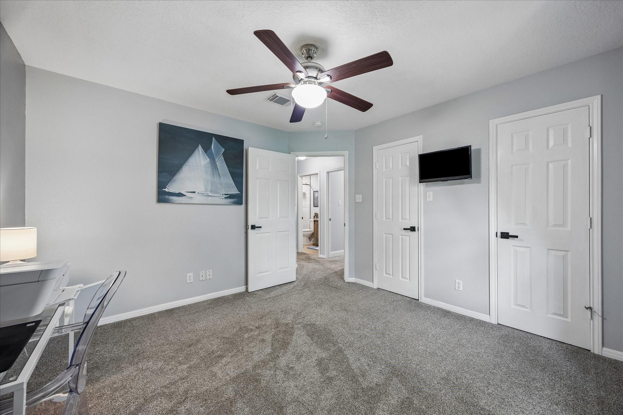 202 W Larkspur Drive