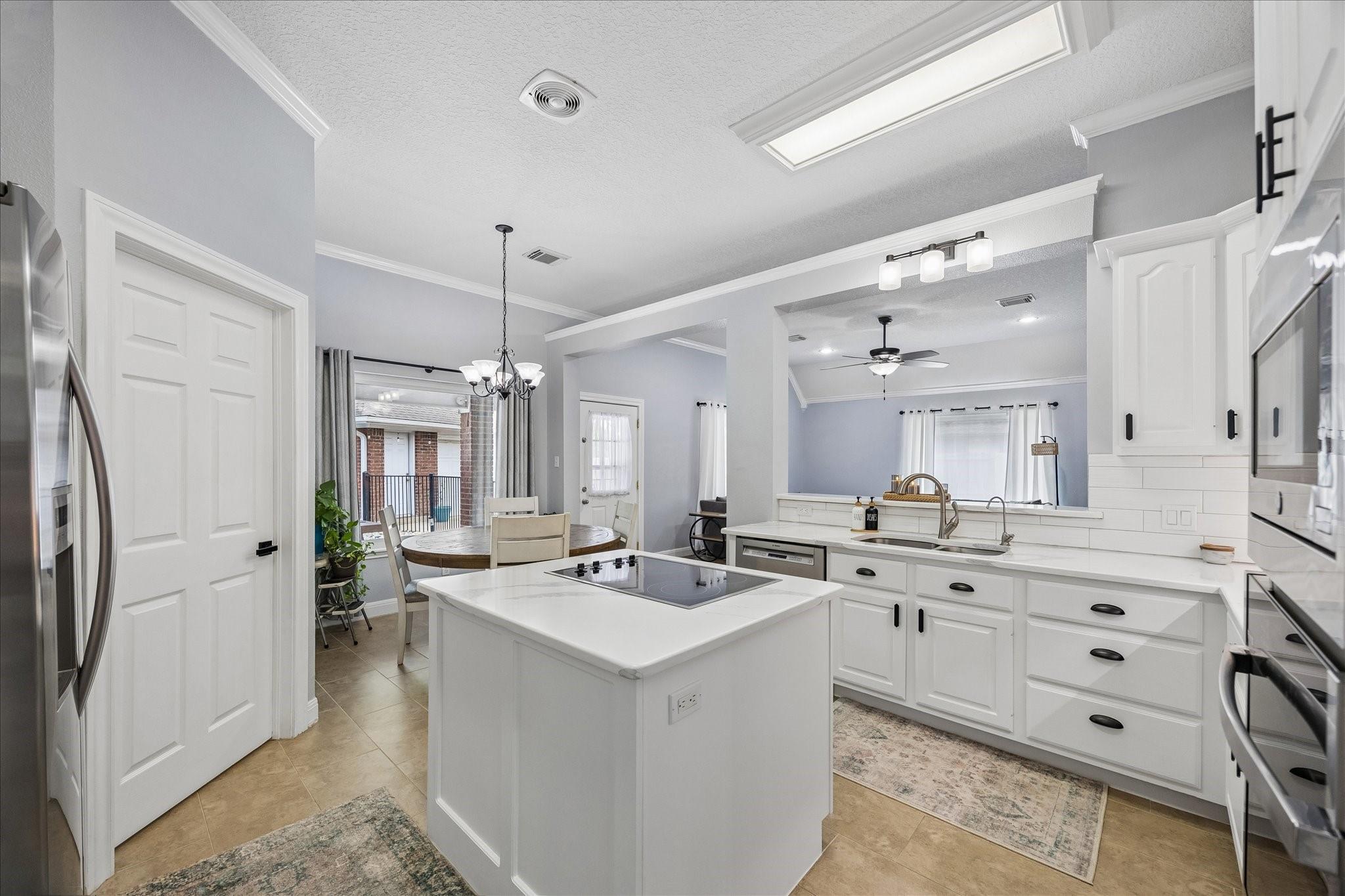 202 W Larkspur Drive