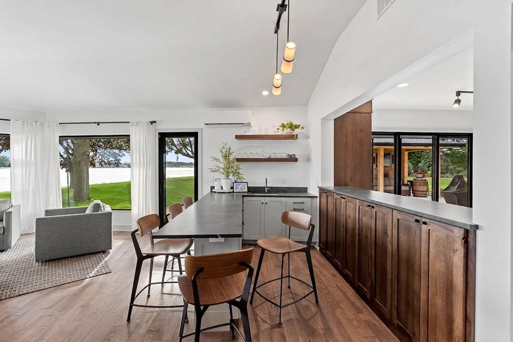 55 Utopia Cir