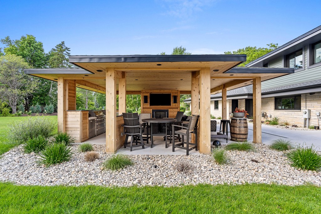 55 Utopia Cir