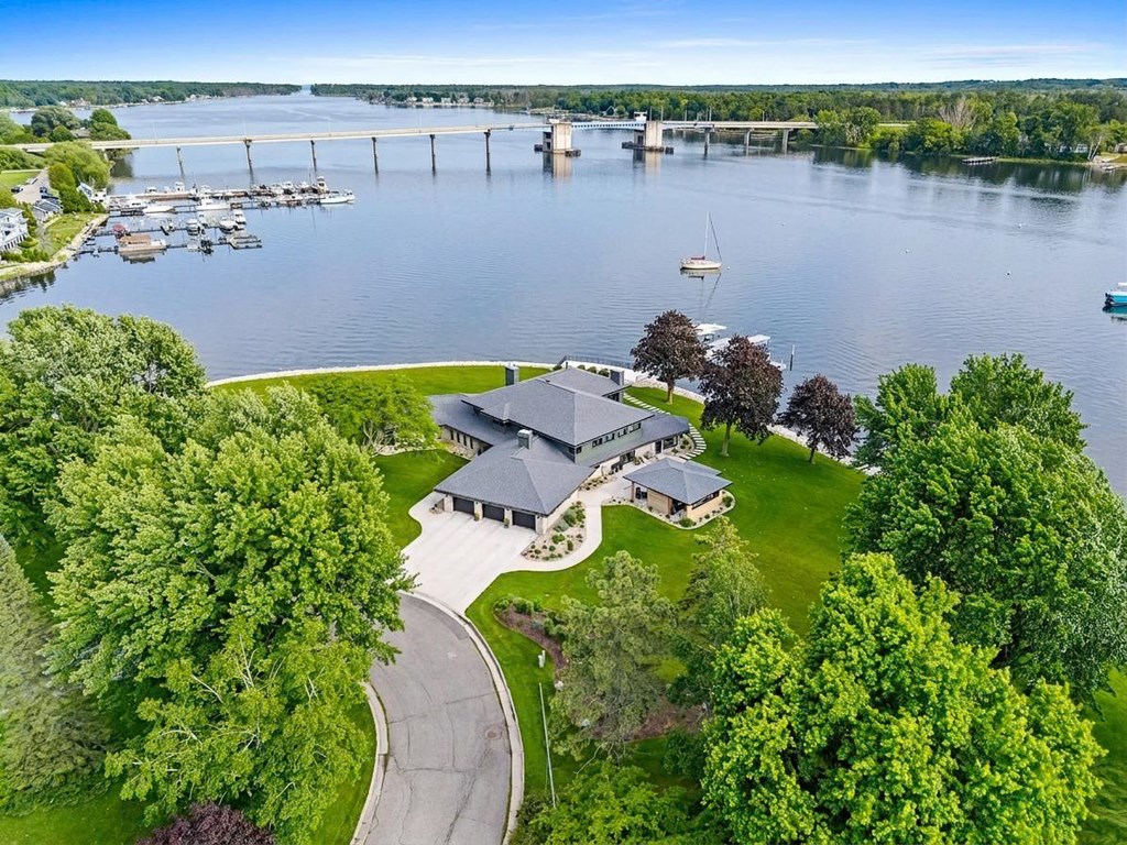 55 Utopia Cir