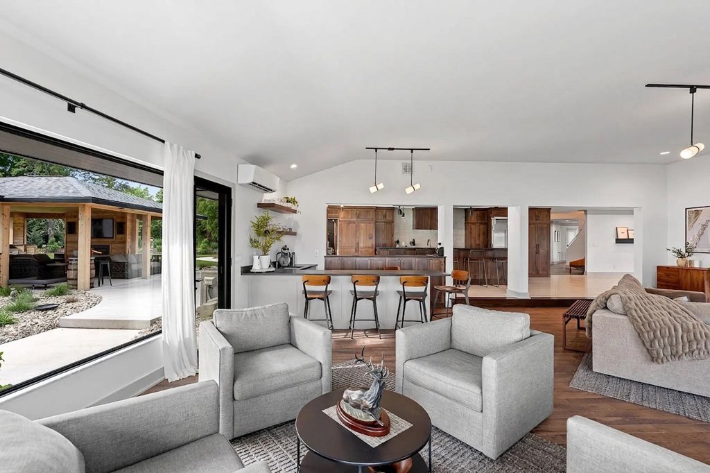 55 Utopia Cir