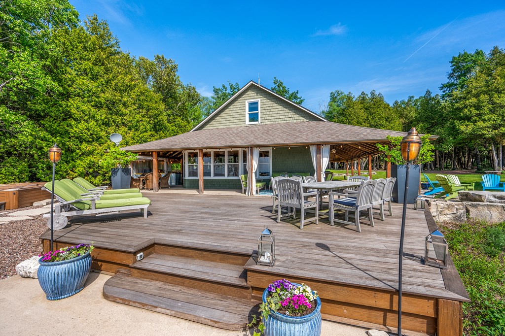 6027 Lady Slipper Ln