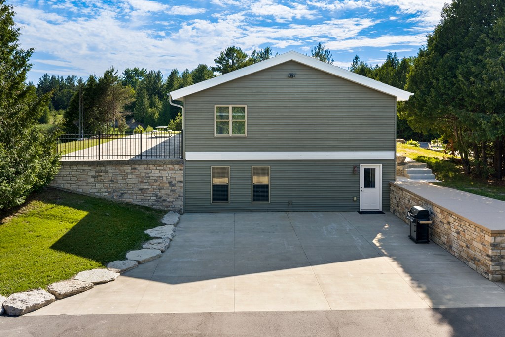 10449 N Bay Rd