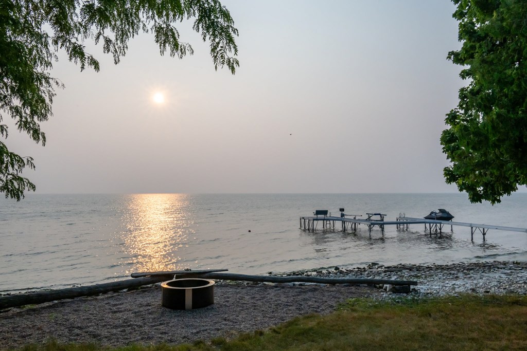 6421 Bay Shore Dr